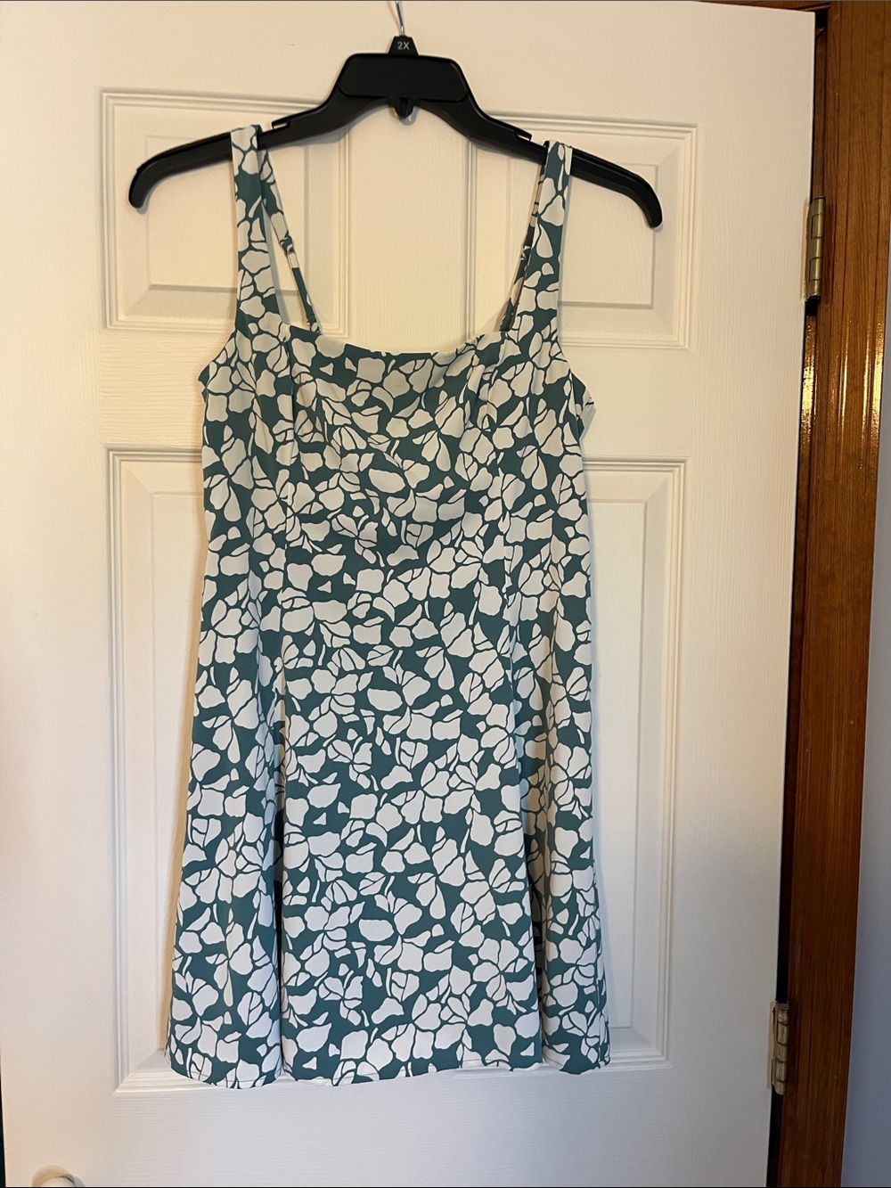 Abercrombie & Fitch Sleeveless Floral Print Dress in Teal and White
